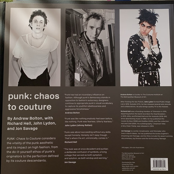 Book Punk:Chaos to Couture by Andrew Bolton,Richard Hell,John Lydon&Jon Savage. - Picture 5 of 5